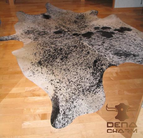 Recognizing a Real Cowhide Leather by Its Texture